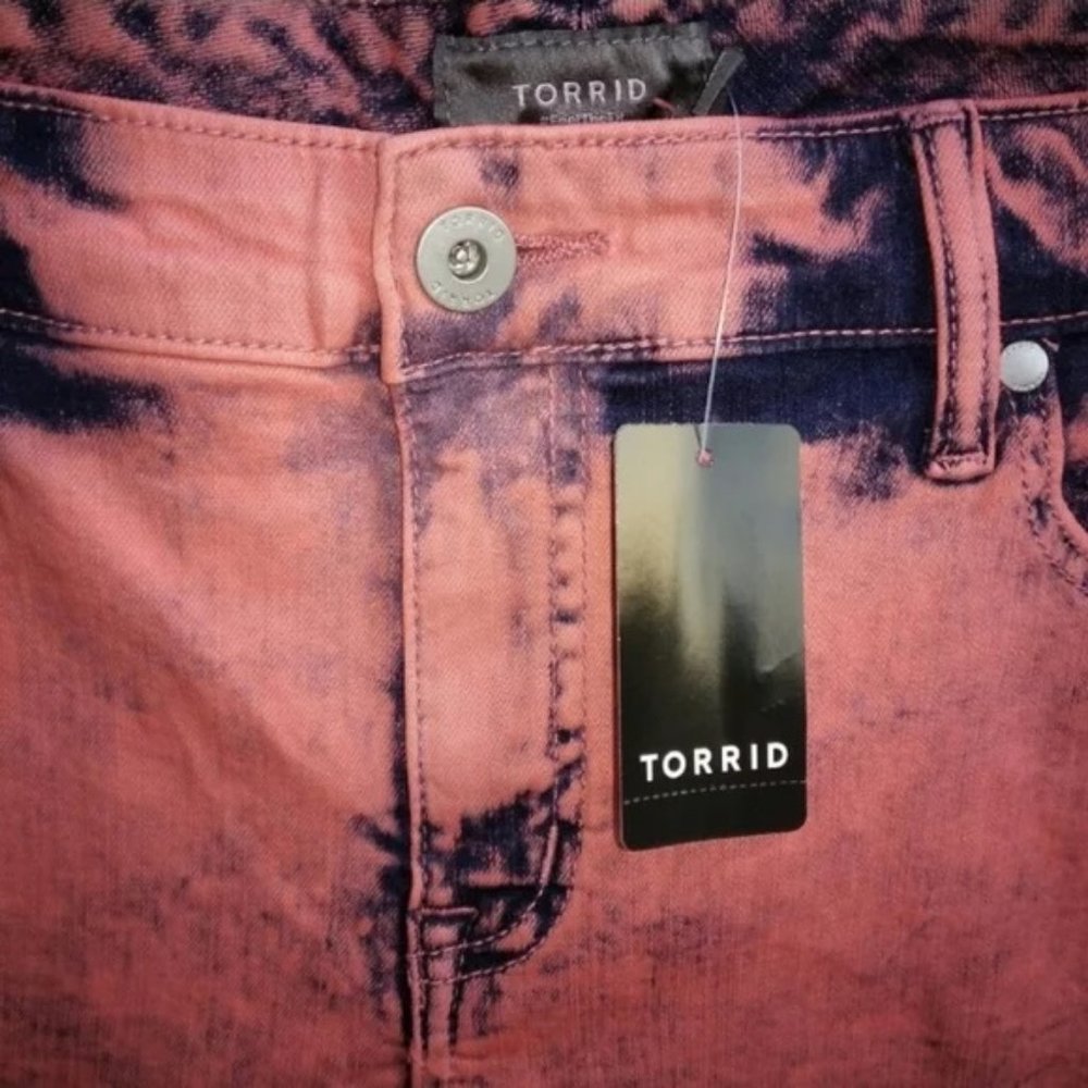 Torrid Mid Rise Coral Orange Acid Wash Shorts Plus Size 2X - Picture 4 of 4